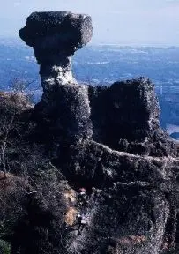 丁須岩 丁須岩