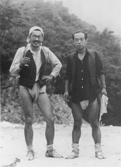 同角沢を下って(宮坂氏は向かって右側) 同角沢を下って(宮坂氏は向かって右側)