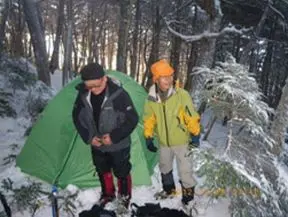 編笠山越えを諦め森林に幕営 編笠山越えを諦め森林に幕営
